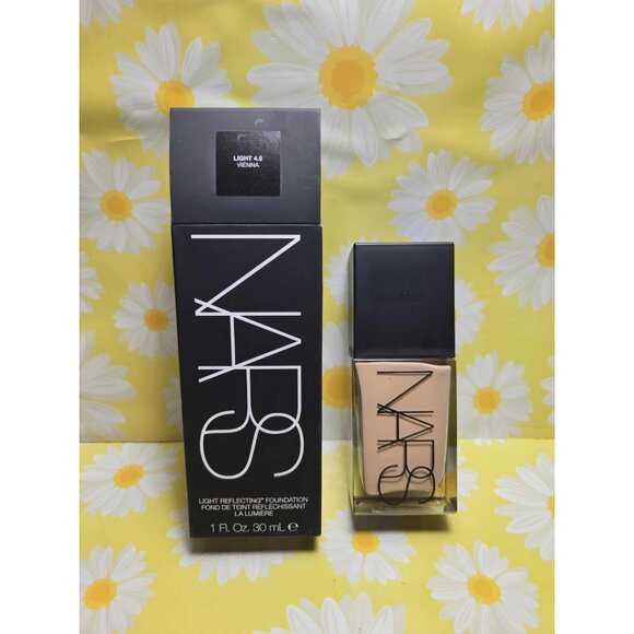 NARS Light Reflecting Foundation Light 4.5 VIENNA 1 oz NIB - Picture 7 of 8